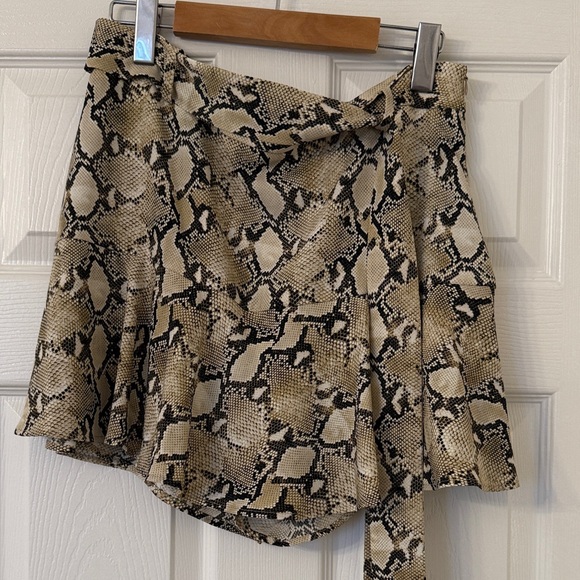 Zara Dresses & Skirts - Zara Asymmetrical Snake Print Skirt